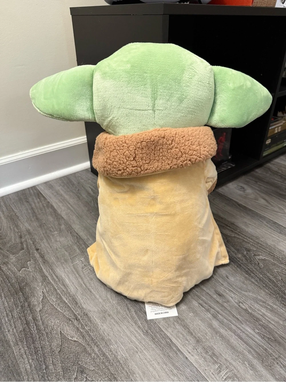 Star Wars Baby Yoda Grogu Plush with Frog Snack